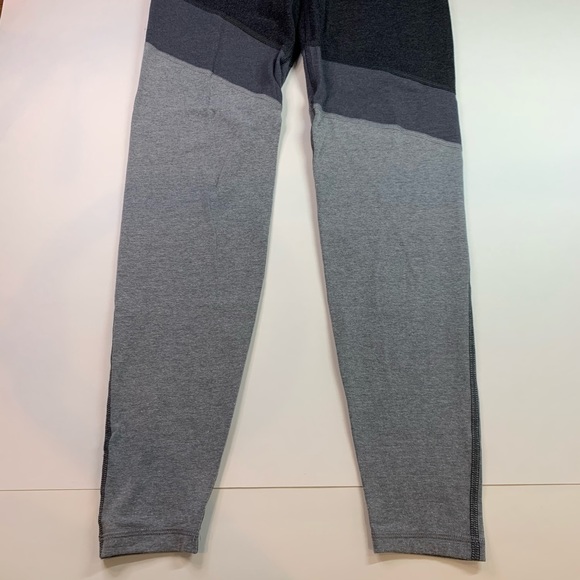 Old navy active grey colorblocked leggings - Picture 2 of 4